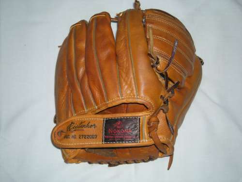 Chico Carrasquel Nokona G34 Back